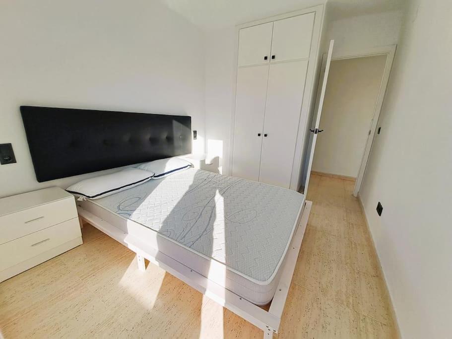 אמפוריבראבה Apartamento 1A Linea De Mar מראה חיצוני תמונה